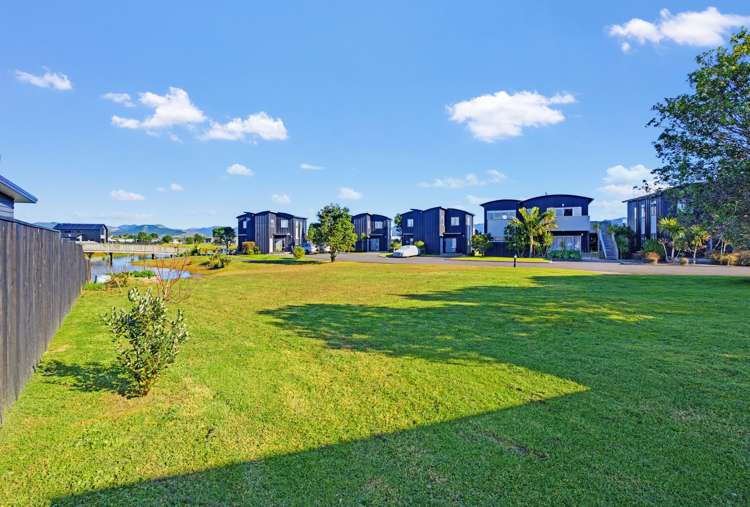 102 The Fairway Matarangi_8