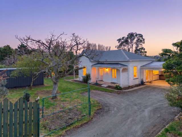Vendors on the Move: 1890s Villa Must Sell
