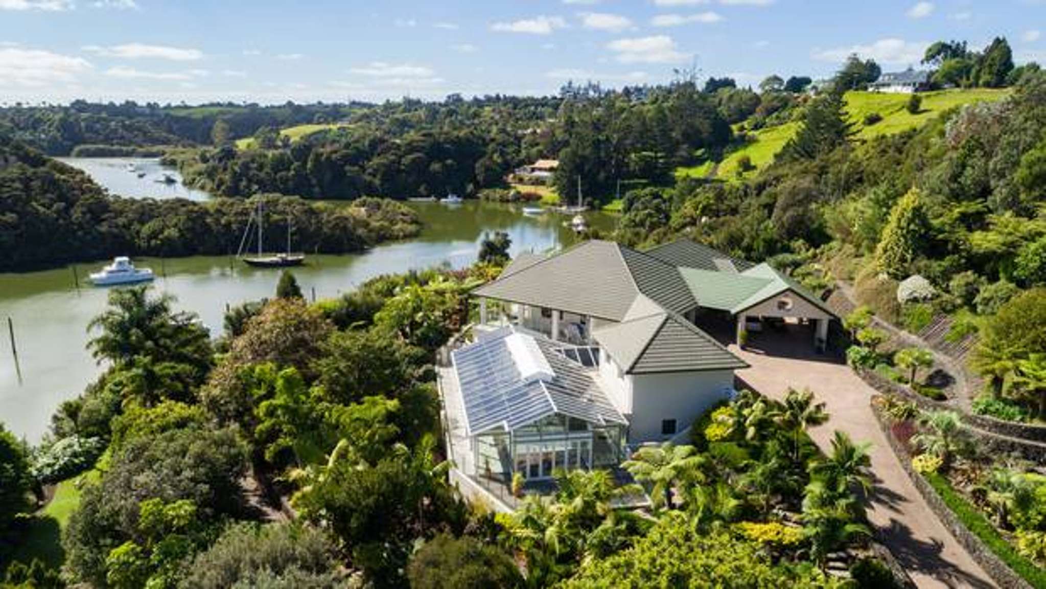 Donna McIntyre: High above the hubbub