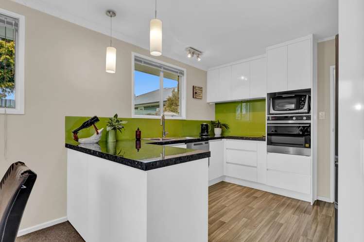 2/122 Cavendish Road Casebrook_3