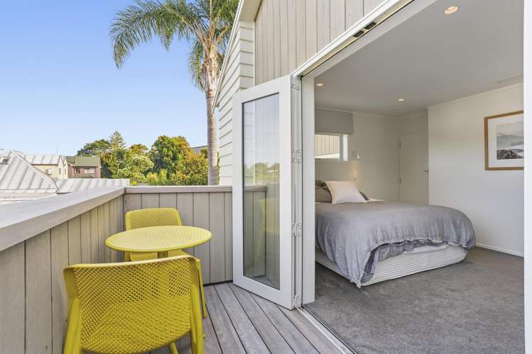 2/1 Gray Crescent Torbay_13