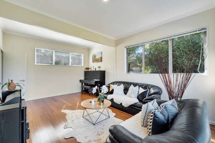 8 Coromandel Crescent Mairangi Bay_11