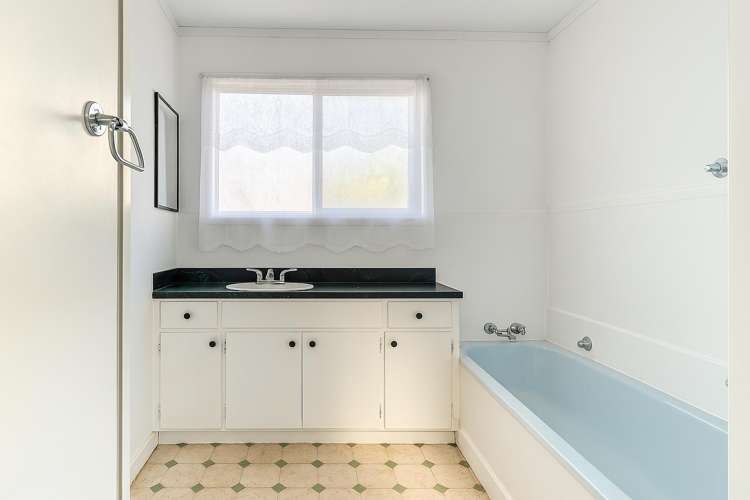 5 Leonard Place Dinsdale_10