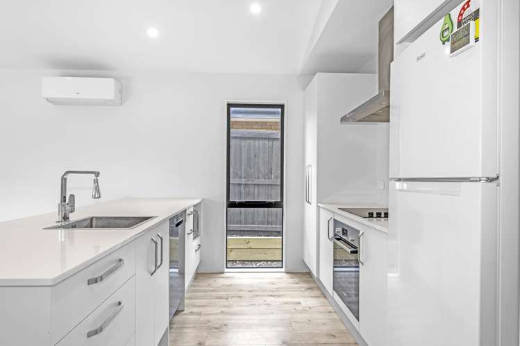 15 Jean Batten Lane_4