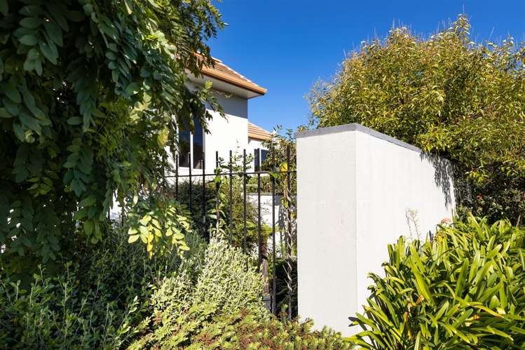 2/20 Up Francis Street Blenheim Central_23