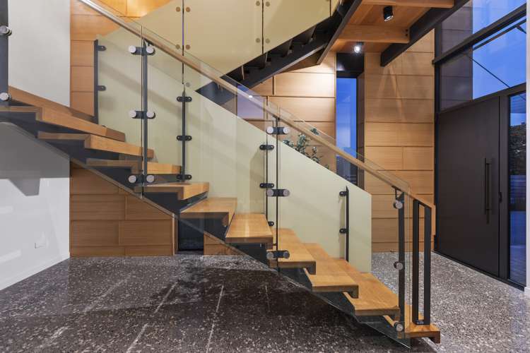 2 Roy Terrace Moturoa_10