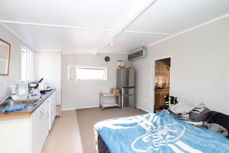 11 Front Miranda Road Waitakaruru_7