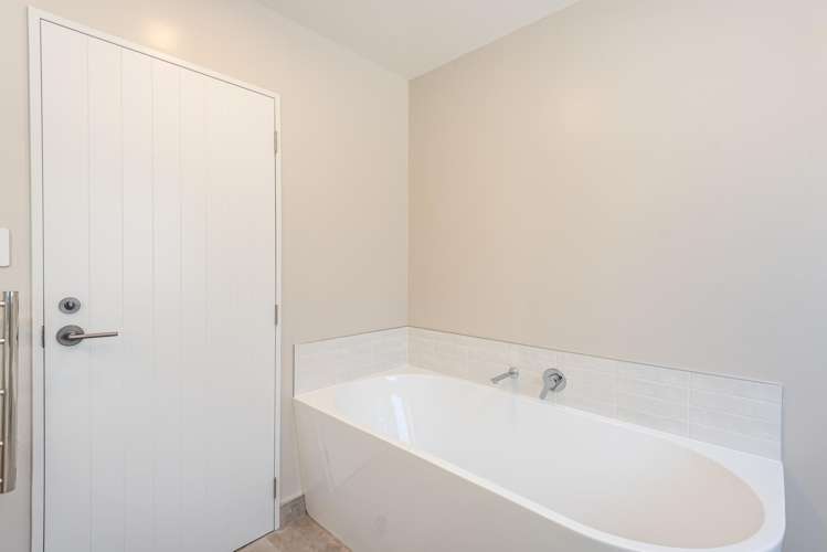 5 Kakapo Lane Redwood_14