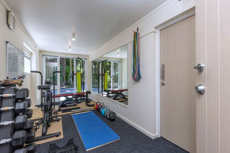 55 Bush Road Waiatarua_14