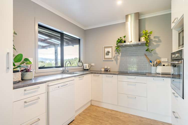 297 Fairview Drive Akatarawa_8