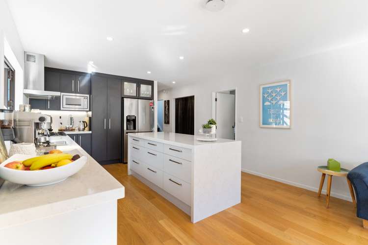 7b Bradbury Road Botany Downs_6