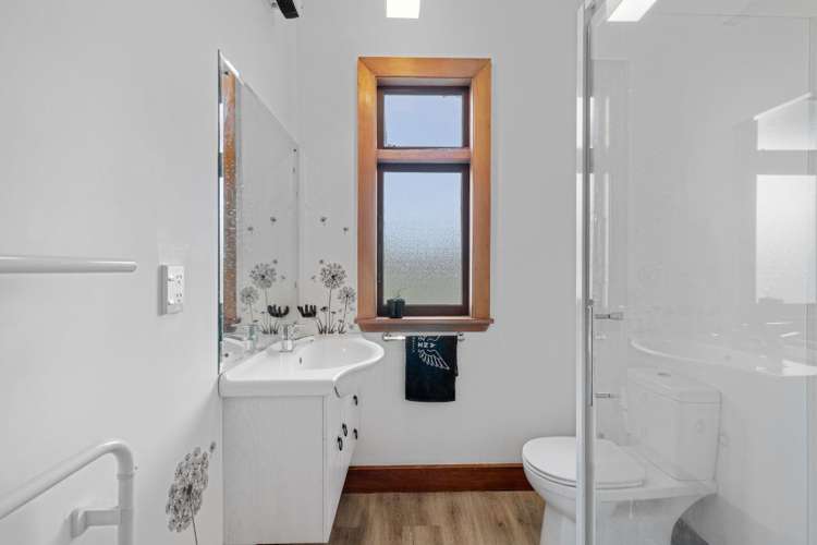 5669A West Coast Road Springfield_18