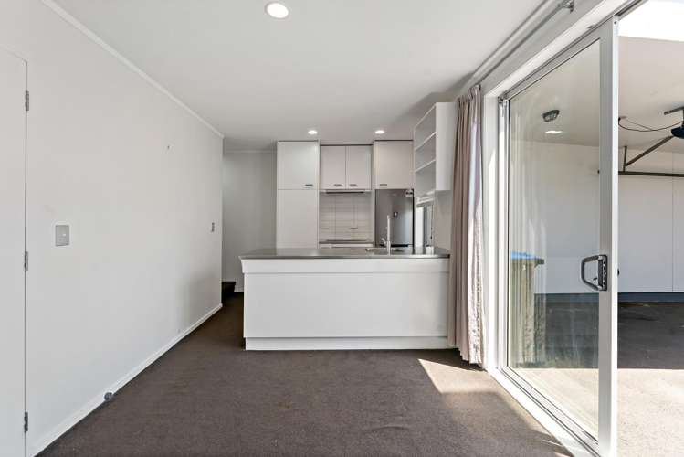 50/3 Wagener Place Mount Albert_12