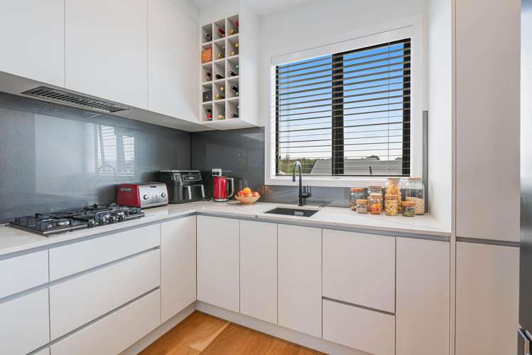 8 Kikorangi Drive Wainui_8