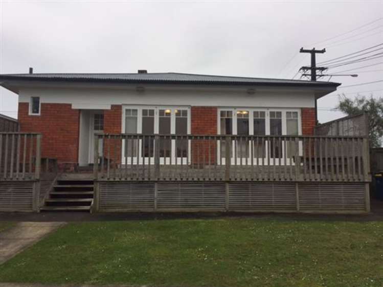 62 Lake Road Narrow Neck_12