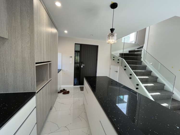 431 Old Te Atatu Road Te Atatu Peninsula_1