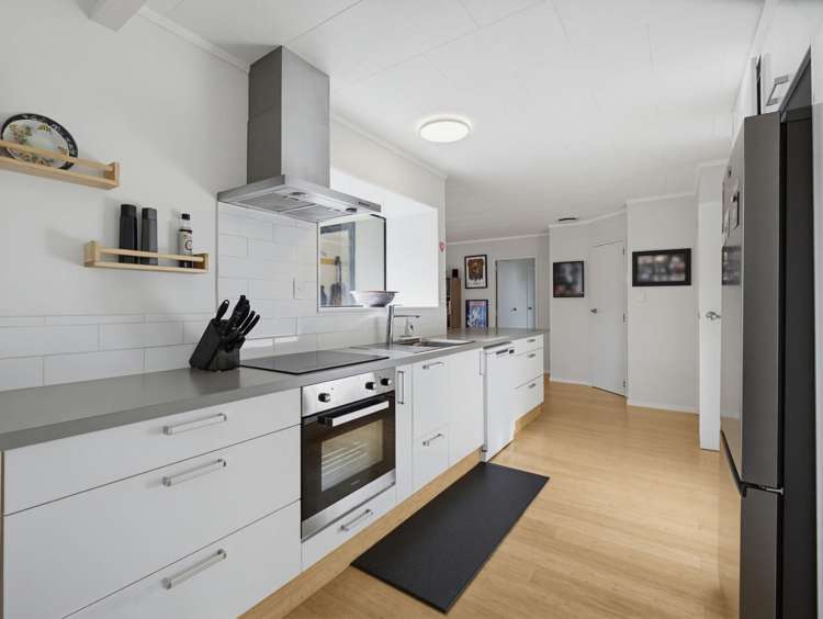 22 Westminster Drive Owhata_9