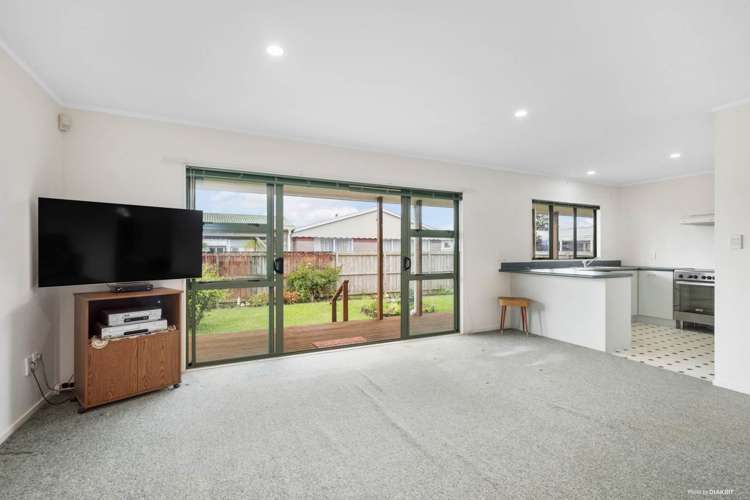 2/17 Springs Road Parakai_1