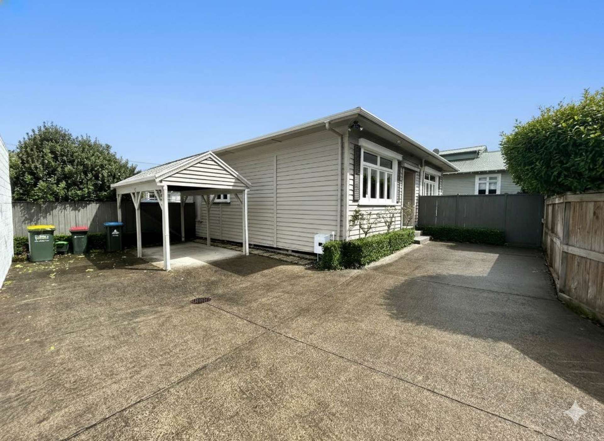 35A Queensway Three Kings_0