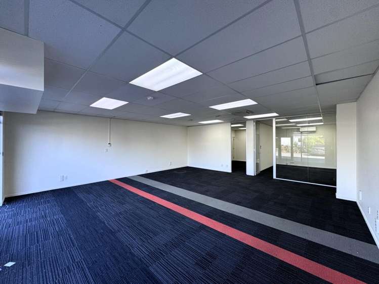 Unit E, 16 Sheffield Crescent Burnside_4
