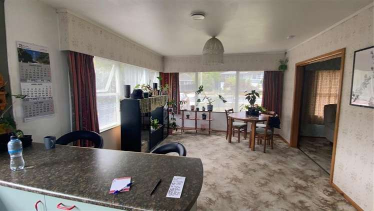 22 Neale Avenue Stoke_3