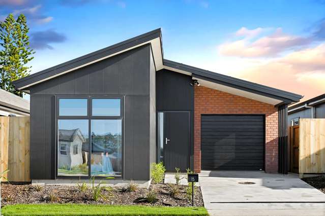 Stylish New Build - Prime Rototuna Location!