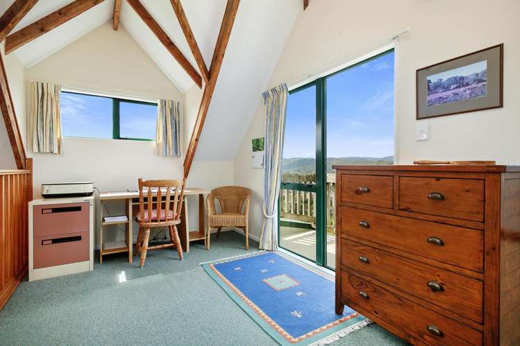 83 Miromiro Road Normandale_15