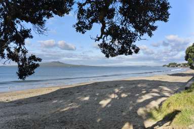 2/16 Rangitoto Terrace_1