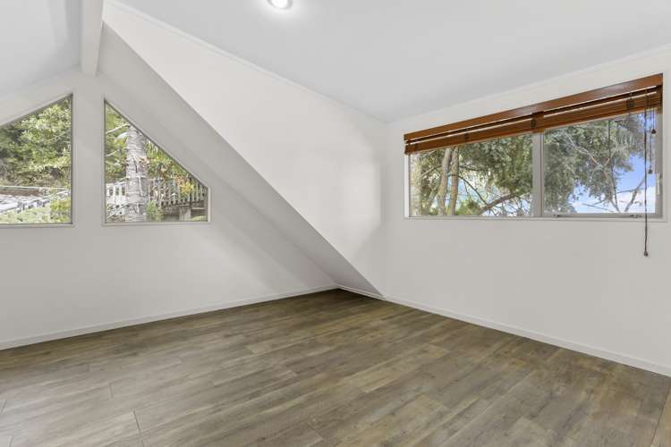 430 Huia Road Laingholm_19