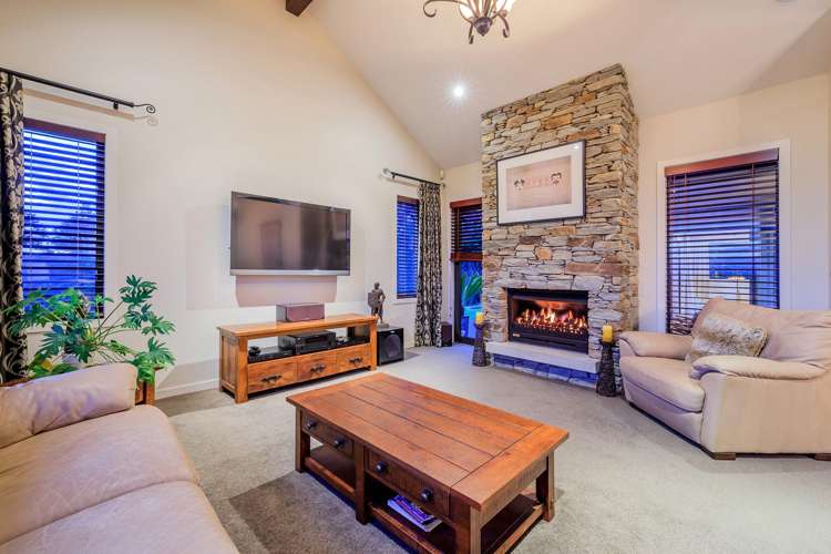 42 Attwood Road Paremoremo_13