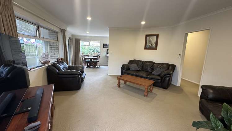 23 Chesterfield Way Orewa_1