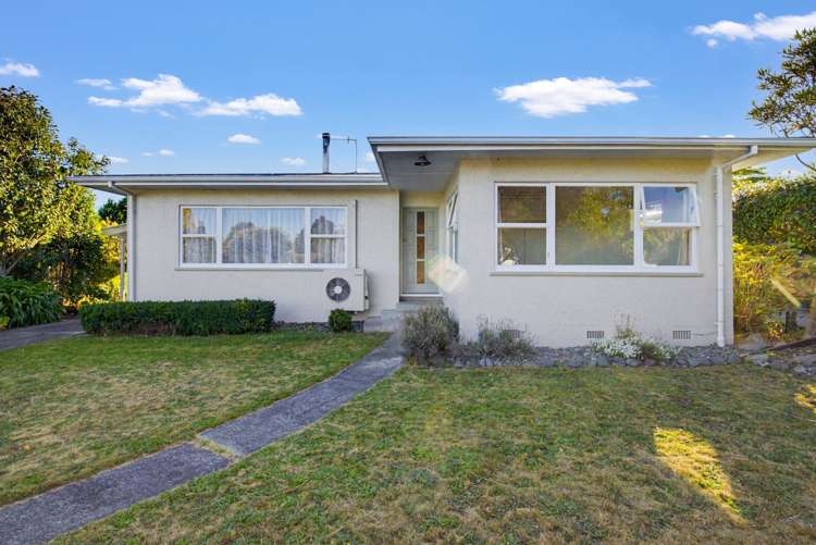 15 Keats Crescent Stoke_23