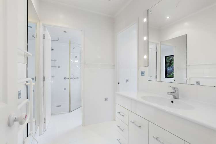 22 Grendon Road Titirangi_15