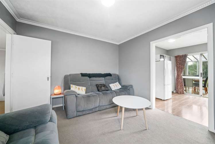 2/20a Downing Street Hoon Hay_3