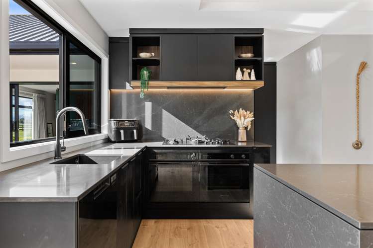 51 Pigeon Valley Road Wakefield_14