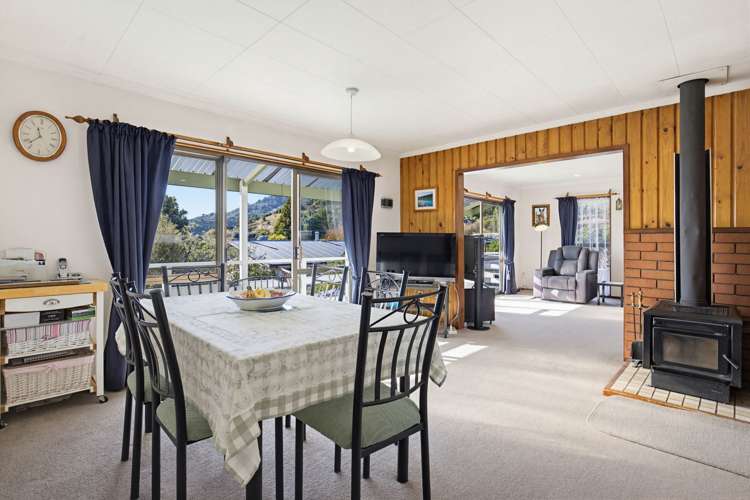 296 Waikawa Road_2