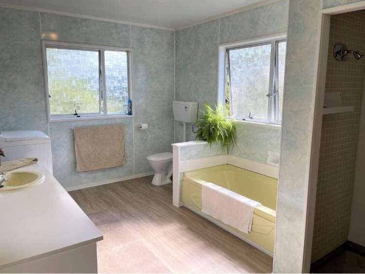 660 Ridge Road Riverhead_9