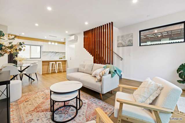 JUICY TREAT IN PLUM LOCATION