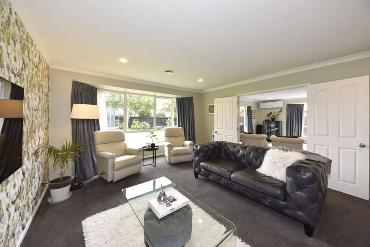 14 Parkside Crescent Northwood_8