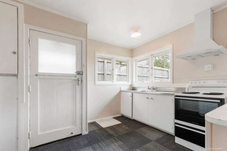 54 Vodanovich Road Te Atatu South_9