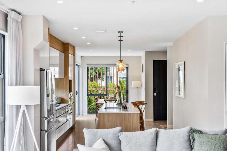 64 Glidepath Road Hobsonville_10