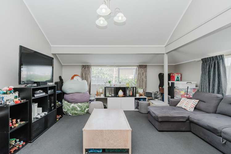 17 Kentucky Crescent Nawton_4