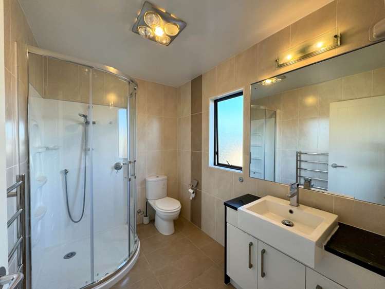 21 Chateau Rise Flat Bush_8