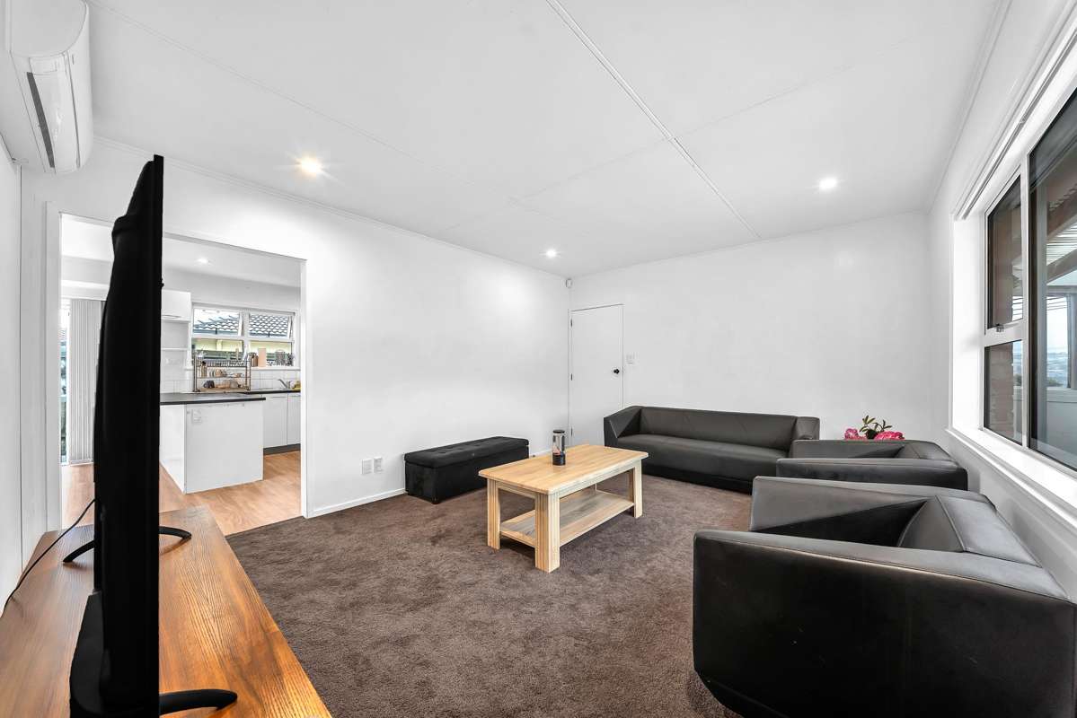 42 White Swan Road_1