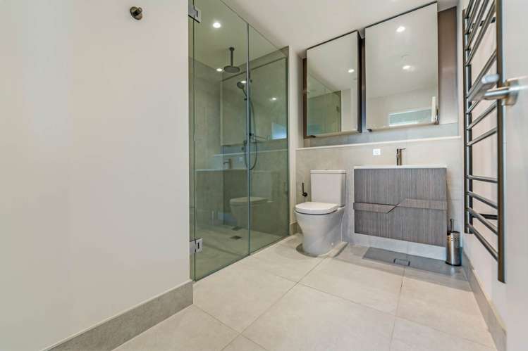 4003/10 Commerce Street City Centre_15