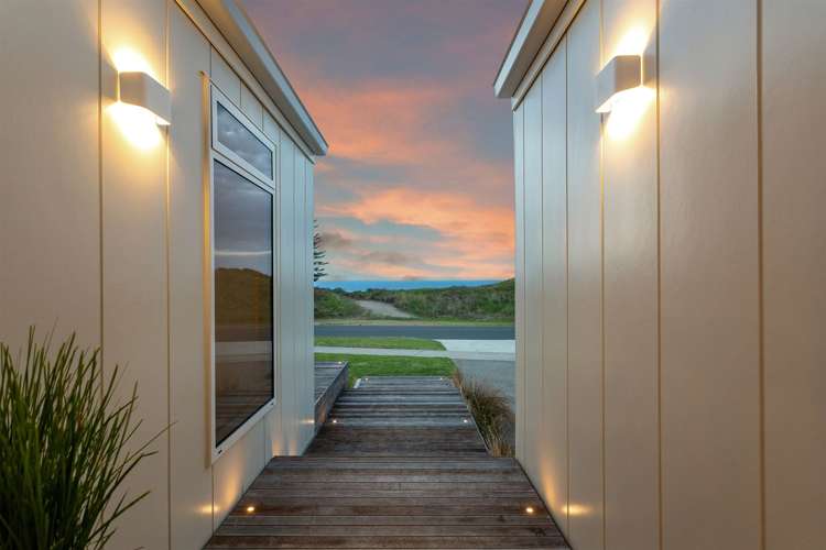 376 Ocean Road Ohope_36