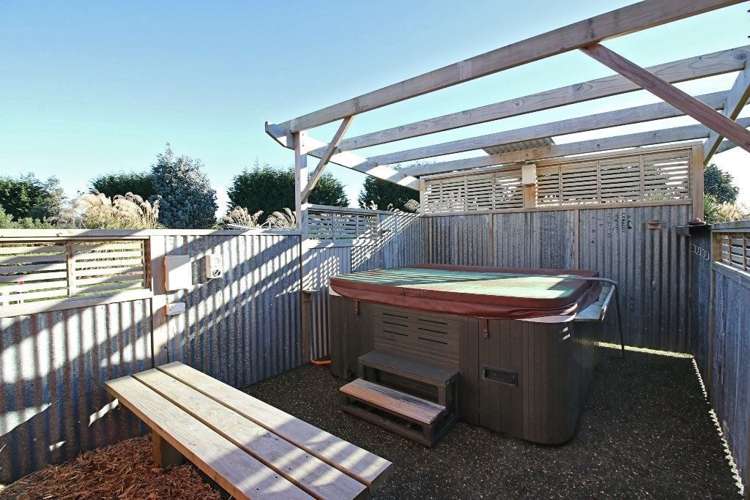 19 Niven Road Otatara_22