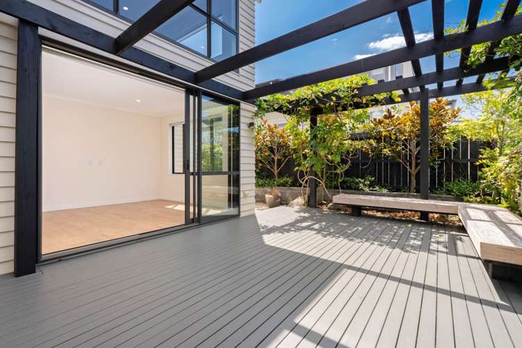 8 Shelby Place Long Bay_21