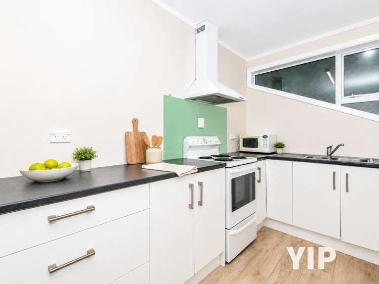 1 Benares Street Khandallah_23