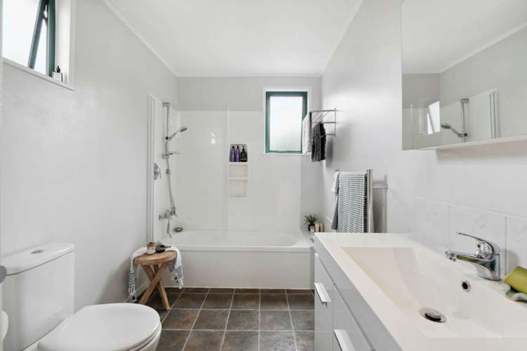 23 Penton Road Stanmore Bay_13